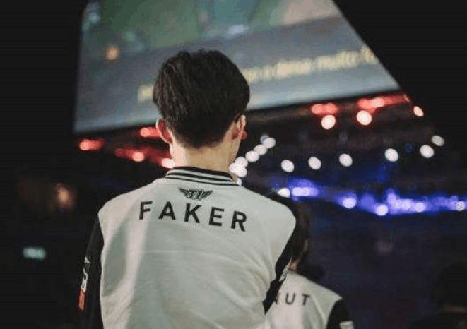 RNG后院起火！主教练远程执教却遭遇情感变故