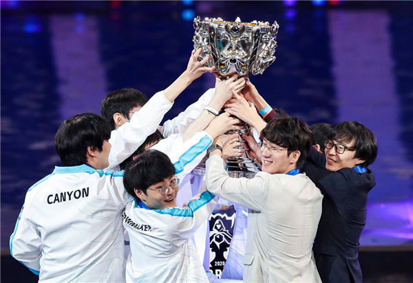 G2在BLAST Premier Fall Final 2024的A组决赛中战胜FaZe