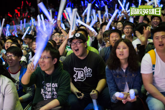 小伞战队评级 S：EDG S-：LNG、RNG、TES