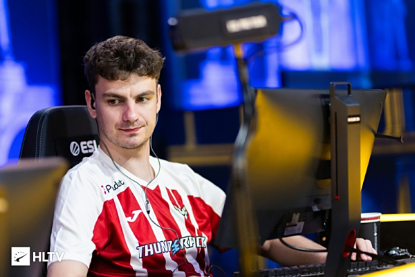 LGD Gaming 教练：无缘季后赛之后就没什么压力吧 大家都相信自己能赢