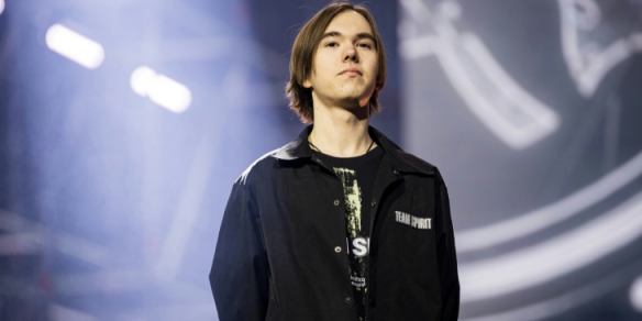 LPL夏季赛W2D6：Cryin对位Ucal，Milkyway交手Kanavi